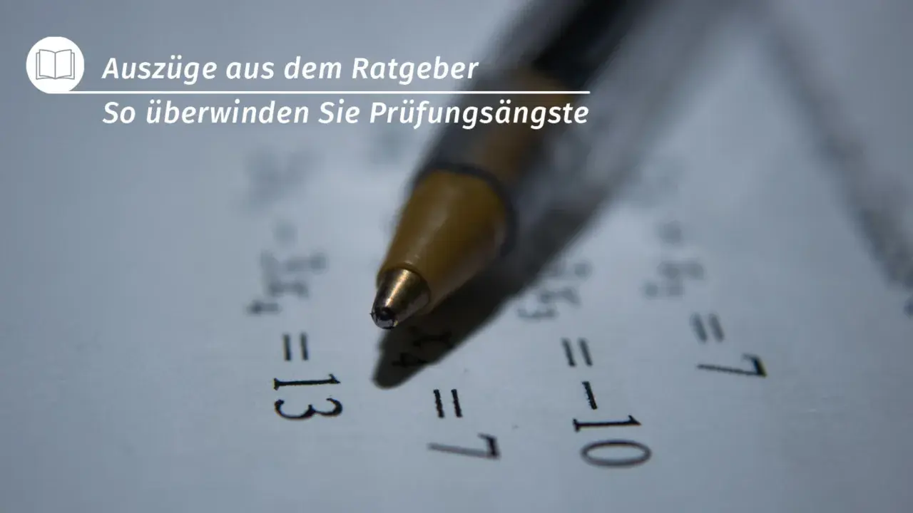 Stift auf Papier mit mathematischen Gleichungen. Ein Ratgeber-Auszug mit dem Titel "So überwinden Sie Prüfungsängste" deutet auf eine hohe Risikobereitschaft bei der Bewältigung von Herausforderungen hin.